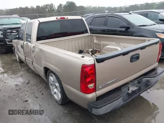 2006 Chevrolet Silverado 1500 LT1 with VIN 2GCEC19Z361305574, listed as a IAAI auction lot 41907637 with 201,973 mi miles. Bid and sale history available at carsss.com. Image 3.
