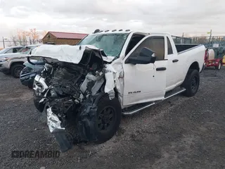 2019 Ram 2500 Tradesman with VIN 3C6UR5CL8KG676342, listed as a IAAI auction lot 40760818 with 58,840 mi miles. Bid and sale history available at carsss.com. Image 2.