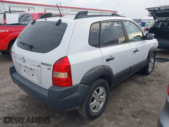 2006 Hyundai Tucson GLS with VIN KM8JN12D66U320996, listed as a IAAI auction lot 41684092 with 227,145 mi miles. Bid and sale history available at carsss.com. Image 4.