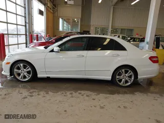 2013 Mercedes-Benz E-Class E 350 Luxury with VIN WDDHF8JBXDA745134, listed as a IAAI auction lot 41560286 with 125,208 mi miles. Bid and sale history available at carsss.com. Image 14.