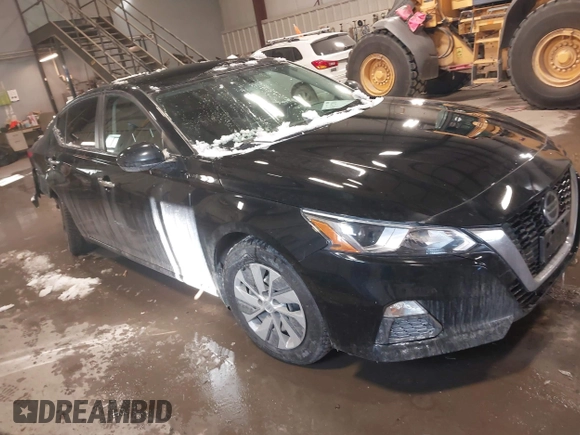 2020 Nissan Altima 2.5 S with VIN 1N4BL4BW7LC138619, listed as a IAAI auction lot 41512310 with 73,299 mi miles. Bid and sale history available at carsss.com. Image 1.