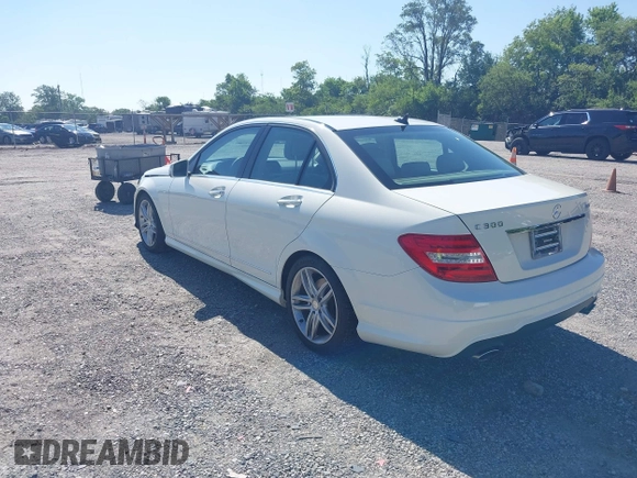 2012 Mercedes-Benz C 300 Sport с VIN WDDGF8BB8CA691471, выставлен на аукционе IAAI как лот 42621659 с пробегом 96 945 миль миль и . История ставок и продаж доступна на DreamBid. Изображение 3.