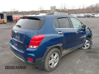 2019 Chevrolet Trax LT with VIN 3GNCJPSB8KL305731, listed as a IAAI auction lot 41953636 with 99,983 mi miles. Bid and sale history available at carsss.com. Image 4.