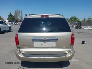 2005 Chrysler Town & Country with VIN 1C4GP45R25B370709, listed as a IAAI auction lot 42034770 with 147,675 mi miles. Bid and sale history available at carsss.com. Image 17.