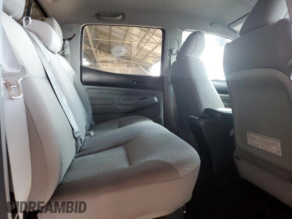 2015 Toyota Tacoma с VIN 3TMLU4EN9FM190464, выставлен на аукционе Copart как лот 65014055 с пробегом 91 993 миль миль и Списание • Salvage title. История ставок и продаж доступна на DreamBid. Изображение 10.