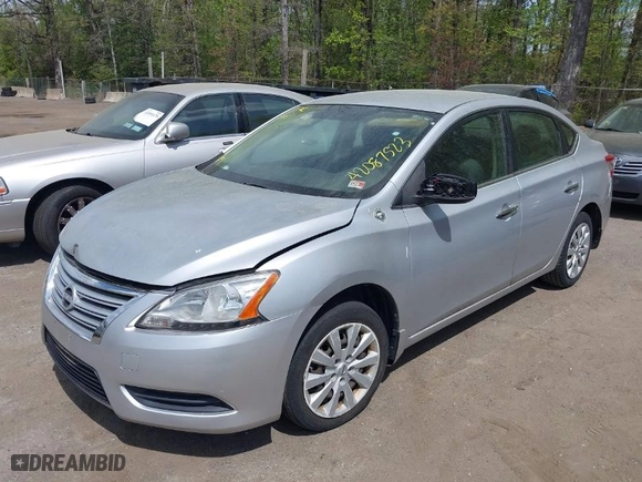 2014 Nissan Sentra SV with VIN 3N1AB7AP9EY212995, listed as a IAAI auction lot 42087523 with 141,811 mi miles. Bid and sale history available at carsss.com. Image 2.