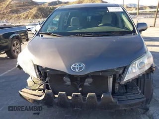 2015 Toyota Sienna LE AAS with VIN 5TDKK3DC3FS529845, listed as a IAAI auction lot 41627102 with 130,334 mi miles. Bid and sale history available at carsss.com. Image 18.