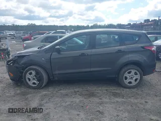2017 Ford Escape S z VIN 1FMCU0F73HUE63885, wystawiony jako IAAI lot #42389985 z przebiegiem 158 338 mil mil oraz . Historia ofert i sprzedaży dostępna na DreamBid. Obrazek 14.