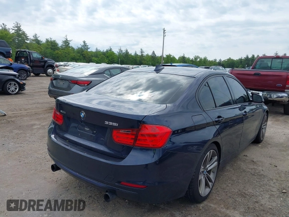 2013 BMW 3 Series 335i xDrive z VIN WBA3B9C55DJ465826, wystawiony jako IAAI lot #42336817 z przebiegiem 81 344 mil mil oraz . Historia ofert i sprzedaży dostępna na DreamBid. Obrazek 4.