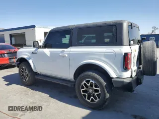 2022 Ford Bronco z VIN 1FMDE5AHXNLB15534, wystawiony jako Copart lot #55358795 z przebiegiem 45 730 mil mil oraz Szkoda całkowita • Salvage title. Historia ofert i sprzedaży dostępna na DreamBid. Obrazek 2.