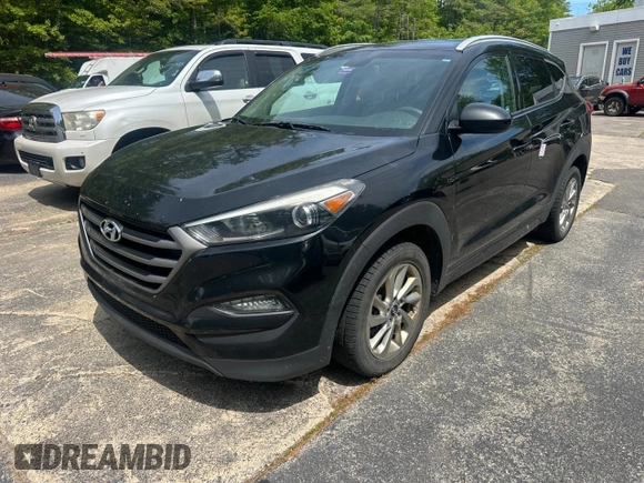 2016 Hyundai Tucson SE z VIN KM8J3CA43GU145854, wystawiony jako Copart lot #59172555 z przebiegiem 221 398 mil mil oraz Czysty tytuł • Clean title. Historia ofert i sprzedaży dostępna na DreamBid. Obrazek 2.
