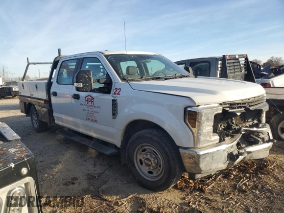 2019 Ford Super Duty F-250 SRW XL with VIN 1FT7W2A6XKED17771, listed as a Copart auction lot 84632244 with 126,212 mi miles and Salvage Title. Bid and sale history available at carsss.com. Image 4.