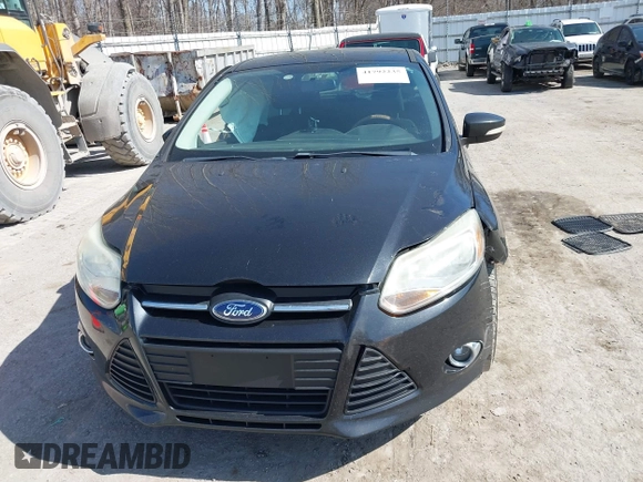 2013 Ford Focus SE with VIN 1FADP3K24DL365417, listed as a IAAI auction lot 41792235 with 187,607 mi miles. Bid and sale history available at carsss.com. Image 12.