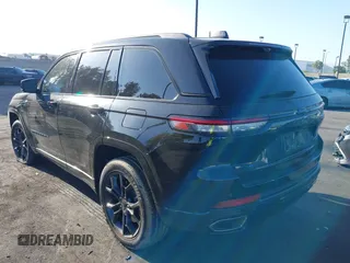 2024 Jeep Grand Cherokee with VIN 1C4RJYB6XR8612970, listed as a IAAI auction lot 42324488 with 5,701 mi miles and . Bid and sale history available at DreamBid. Image 3.