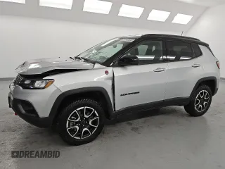 2025 Jeep Compass Trailhawk with VIN 3C4NJDDN4ST523821, listed as a Copart auction lot 61833225 with 22,208 mi miles and Clean title. Bid and sale history available at DreamBid. Image 1.