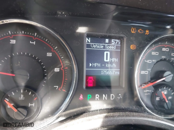 2011 Dodge Charger Road/Track with VIN 2B3CL5CT7BH518873, listed as a IAAI auction lot 41479961 with 175,657 mi miles. Bid and sale history available at carsss.com. Image 7.