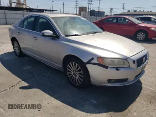 2008 Volvo S80 3.2L with VIN YV1AS982081064192, listed as a Copart auction lot 70442604 with 135,774 mi miles and Salvage Title. Bid and sale history available at carsss.com. Image 4.