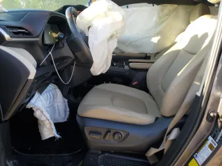 2022 Toyota Sienna XLE with VIN 5TDYRKEC6NS090587, listed as a Copart auction lot 51819805 with Not Provided miles and Salvage Title. Bid and sale history available at DreamBid. Image 7.