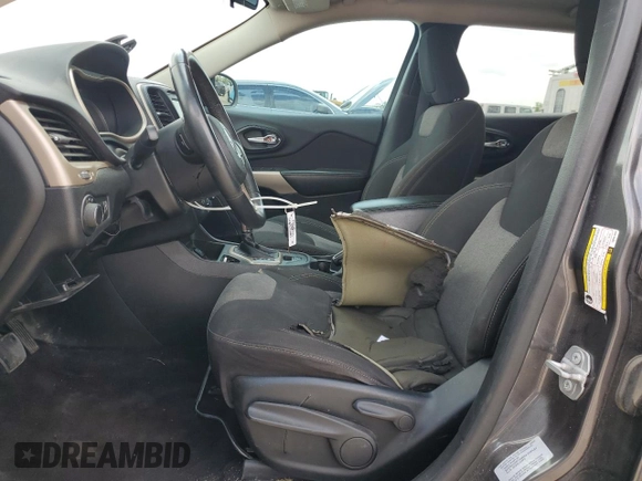 2017 Jeep Cherokee Sport с VIN 1C4PJLAB2HW641088, выставлен на аукционе Copart как лот 53903025 с пробегом 141 740 миль миль и Списание • Salvage title. История ставок и продаж доступна на DreamBid. Изображение 7.