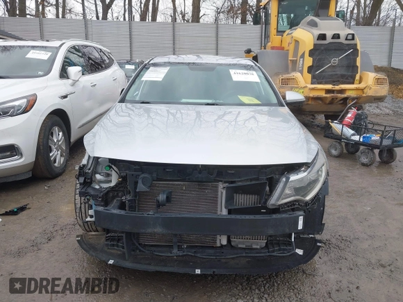 2016 Kia Optima LX Turbo with VIN 5XXGT4L1XGG006432, listed as a IAAI auction lot 41620038 with 137,210 mi miles. Bid and sale history available at carsss.com. Image 13.
