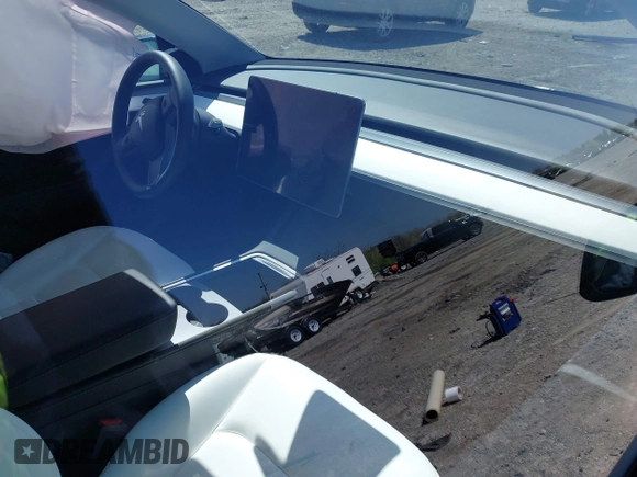 2023 Tesla Model Y Performance z VIN 7SAYGDEF4PF844933, wystawiony jako IAAI lot #42048999 z przebiegiem Nie podano mil oraz . Historia ofert i sprzedaży dostępna na DreamBid. Obrazek 5.