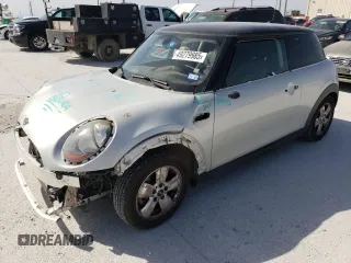 2017 MINI Hardtop Cooper with VIN WMWXP5C31H2F60901, listed as a Copart auction lot 49279985 with 75,749 mi miles and Clean title. Bid and sale history available at DreamBid. Image 1.