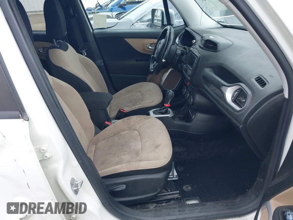 2015 Jeep Renegade Latitude with VIN ZACCJABT0FPB65587, listed as a IAAI auction lot 41913717 with 116,830 mi miles. Bid and sale history available at carsss.com. Image 5.