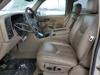 2003 GMC Sierra 1500HD SLE z VIN 1GTGK13UX3F218073, wystawiony jako Copart lot #73334613 z przebiegiem 222 753 mil mil oraz Szkody całkowita. Historia ofert i sprzedaży dostępna na DreamBid. Obrazek 7.