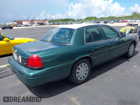 2010 Ford Police Interceptor с VIN 2FABP7BV1AX118489, выставлен на аукционе IAAI как лот 42597521 с пробегом Не указан миль и . История ставок и продаж доступна на DreamBid. Изображение 4.
