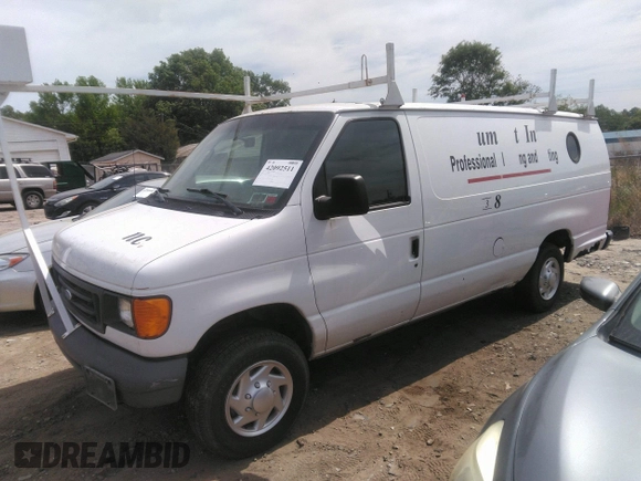 2007 Ford Econoline Cargo with VIN 1FTNS24W07DB34472, listed as a IAAI auction lot 42092511 with 187,546 mi miles. Bid and sale history available at carsss.com. Image 2.