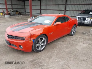 2012 Chevrolet Camaro 1LT z VIN 2G1FB1E36C9205287, wystawiony jako IAAI lot #42076941 z przebiegiem 86 155 mil mil oraz . Historia ofert i sprzedaży dostępna na DreamBid. Obrazek 2.