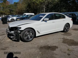 2021 BMW 5 Series 530e with VIN WBA13AG07MCG86131, listed as a Copart auction lot 81957964 with 39,405 mi miles and Salvage Title. Bid and sale history available at carsss.com. Image 1.