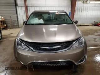 2018 Chrysler Pacifica Touring Plus with VIN 2C4RC1FG0JR234168, listed as a Copart auction lot 42035405 with 117,788 mi miles and Clean Title. Bid and sale history available at DreamBid. Image 5.