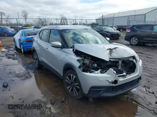 2018 Nissan Kicks S with VIN 3N1CP5CU6JL536379, listed as a IAAI auction lot 41523736 with 110,621 mi miles. Bid and sale history available at carsss.com. Image 1.