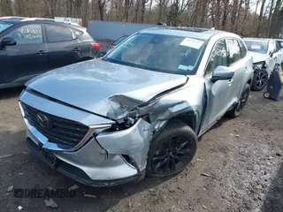 2023 Mazda CX-9 Touring Plus с VIN JM3TCBAY1P0648632, выставлен на аукционе IAAI как лот 42019152 с пробегом 15 383 миль миль и . История ставок и продаж доступна на DreamBid. Изображение 6.