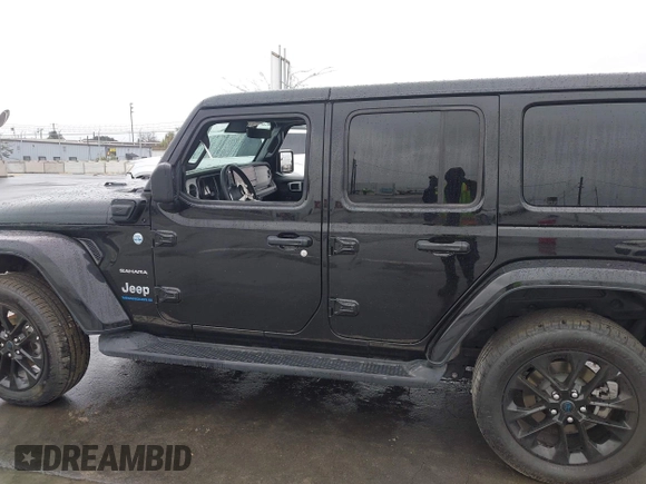 2024 Jeep Wrangler Sahara with VIN 1C4RJXP63RW148483, listed as a IAAI auction lot 41906879 with 32,509 mi miles and . Bid and sale history available at DreamBid. Image 15.
