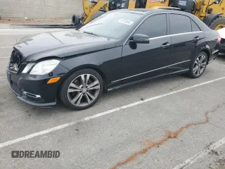 2013 Mercedes-Benz E 350 Luxury z VIN WDDHF5KB4DA701725, wystawiony jako Copart lot #61678855 z przebiegiem 200 469 mil mil oraz Szkoda całkowita • Salvage title. Historia ofert i sprzedaży dostępna na DreamBid. Obrazek 1.