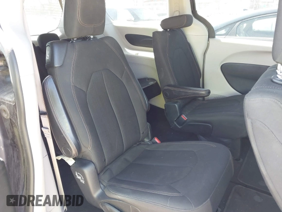 2018 Chrysler Pacifica Touring with VIN 2C4RC1DG5JR148681, listed as a IAAI auction lot 41716394 with 178,645 mi miles and . Bid and sale history available at DreamBid. Image 8.