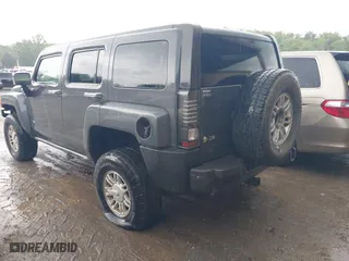 2008 Hummer H3 SUV Luxury with VIN 5GTEN43E388183129, listed as a IAAI auction lot 42047846 with 197,111 mi miles. Bid and sale history available at carsss.com. Image 3.