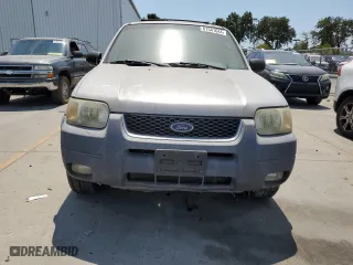 2002 Ford Escape XLT with VIN 1FMCU03152KC58829, listed as a Copart auction lot 61541644 with 0 mi miles and Clean Title. Bid and sale history available at carsss.com. Image 5.