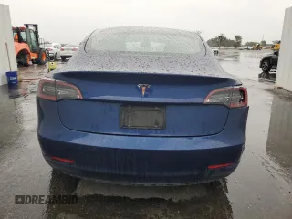 2022 Tesla Model 3 z VIN 5YJ3E1EAXNF190873, wystawiony jako Copart lot #59681145 z przebiegiem Nie podano mil oraz Szkoda całkowita • Salvage title. Historia ofert i sprzedaży dostępna na DreamBid. Obrazek 6.