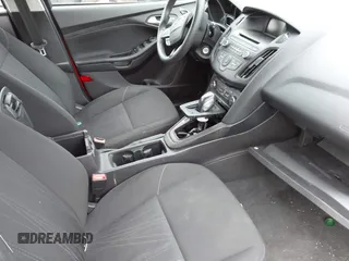 2015 Ford Focus SE with VIN 1FADP3K2XFL223205, listed as a IAAI auction lot 41896693 with 999,999 mi miles. Bid and sale history available at carsss.com. Image 5.