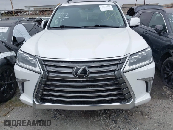 2018 Lexus LX 570 z VIN JTJHY7AX6J4265951, wystawiony jako IAAI lot #41919574 z przebiegiem 59 314 mil mil oraz . Historia ofert i sprzedaży dostępna na DreamBid. Obrazek 12.