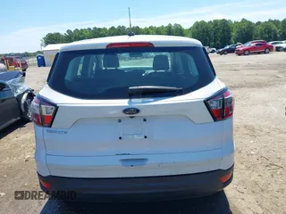 2017 Ford Escape S с VIN 1FMCU0F75HUD67692, выставлен на аукционе IAAI как лот 42558196 с пробегом 68 390 миль миль и . История ставок и продаж доступна на DreamBid. Изображение 17.