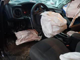 2016 Toyota Tacoma SR z VIN 5TFSX5EN6GX042325, wystawiony jako Copart lot #84464864 z przebiegiem 54 235 mil mil oraz Szkoda całkowita • Salvage title. Historia ofert i sprzedaży dostępna na DreamBid. Obrazek 8.