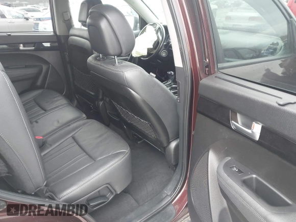 2015 Kia Sorento LX with VIN 5XYKTCA63FG652456, listed as a IAAI auction lot 41554796 with Not Provided miles. Bid and sale history available at carsss.com. Image 8.