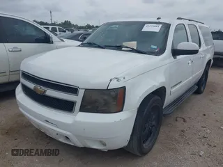 2007 Chevrolet Suburban LTZ z VIN 3GNFC16J77G300428, wystawiony jako IAAI lot #42279084 z przebiegiem Nie podano mil oraz . Historia ofert i sprzedaży dostępna na DreamBid. Obrazek 2.