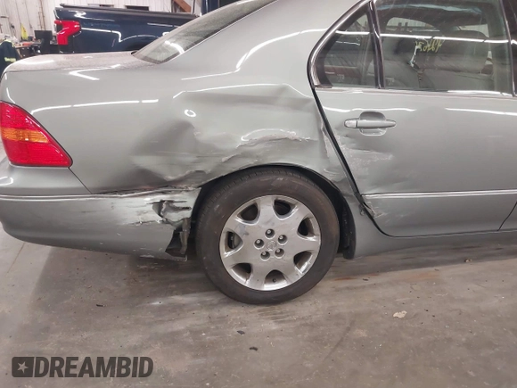 2001 Lexus LS 430 z VIN JTHBN30F510019661, wystawiony jako IAAI lot #42167204 z przebiegiem 190 437 mil mil oraz . Historia ofert i sprzedaży dostępna na DreamBid. Obrazek 6.
