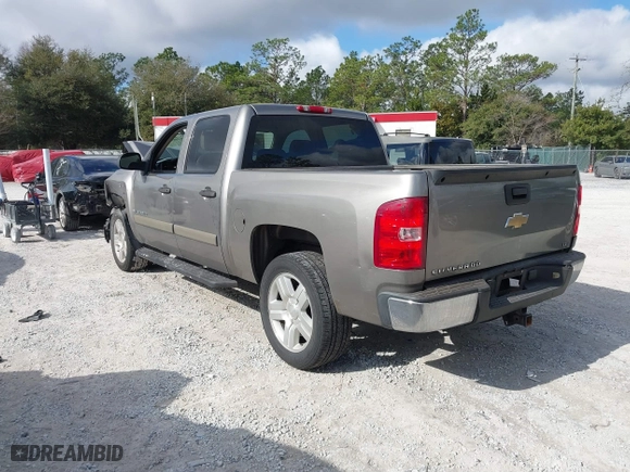 2007 Chevrolet Silverado 1500 LT w/1LT with VIN 3GCEC13J27G510315, listed as a IAAI auction lot 41509767 with 273,602 mi miles. Bid and sale history available at carsss.com. Image 3.