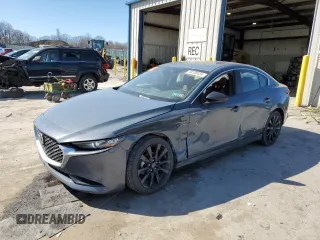 2022 Mazda 3 Carbon Edition z VIN 3MZBPACL3NM302285, wystawiony jako Copart lot #48108455 z przebiegiem 26 249 mil mil oraz Szkoda całkowita • Salvage title. Historia ofert i sprzedaży dostępna na DreamBid. Obrazek 1.